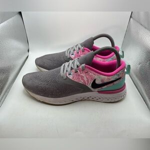 Nike Odyssey React women’s gray sneakers size 8